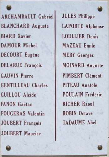 Berthegon Monument aux Morts plaque
