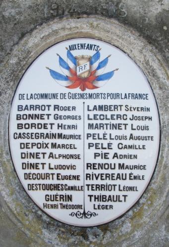 Guesnes - Monument aux Morts - Plaque