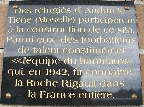La Roche-Rigault - Plaque silo