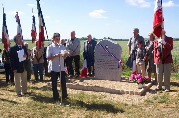 Martaize Inauguration stele parachutages 