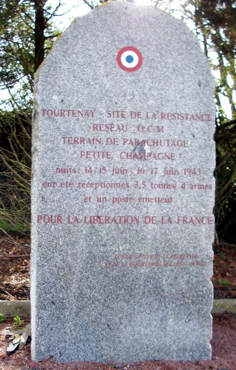 Tourtenay Stele Petite Champagne
